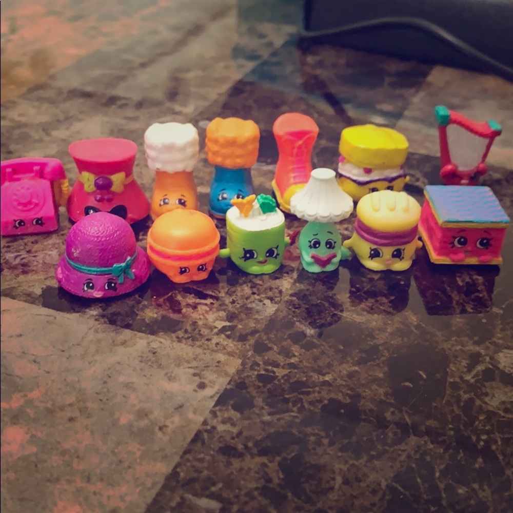 13 pc Kids Toy Skopkins